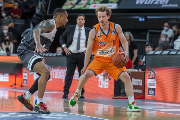 还以场场高 还以场场高