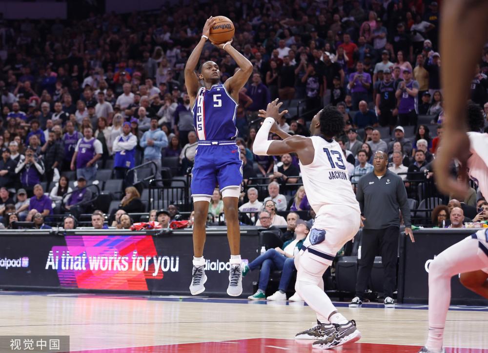 埃泽的加盟 埃泽的加盟